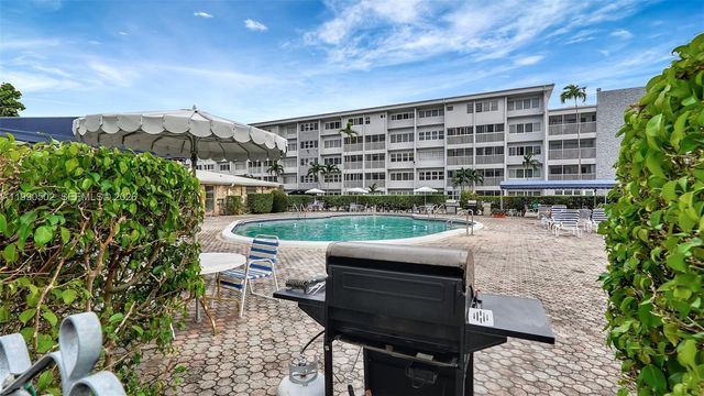 329 SE 3rd St 502T, Hallandale Beach, FL 33009