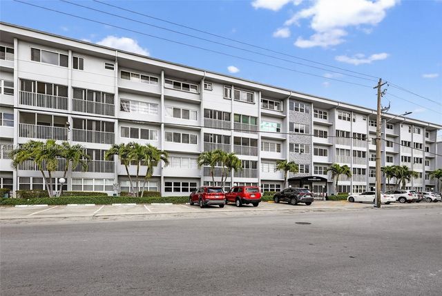 329 SE 3rd St 502T, Hallandale Beach, FL 33009