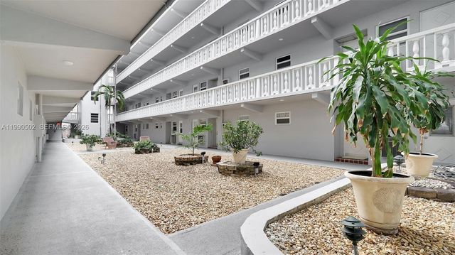 329 SE 3rd St 502T, Hallandale Beach, FL 33009