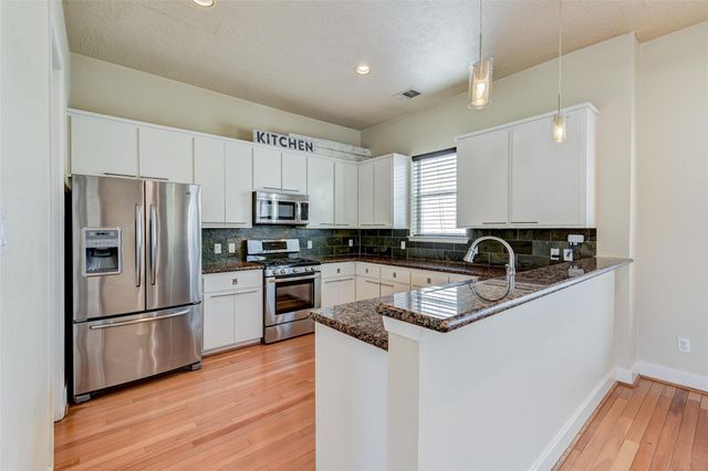 1902 Fletcher Street, Houston, TX 77009