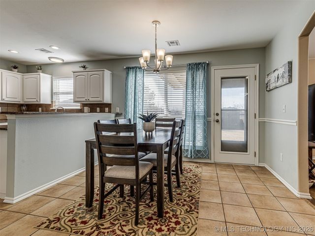 1006 E 146th Street S, Glenpool, OK 74033