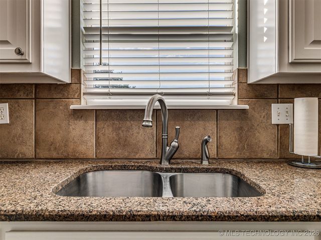 1006 E 146th Street S, Glenpool, OK 74033