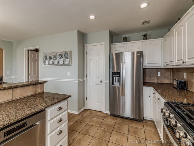 1006 E 146th Street S, Glenpool, OK 74033