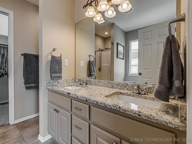 1006 E 146th Street S, Glenpool, OK 74033