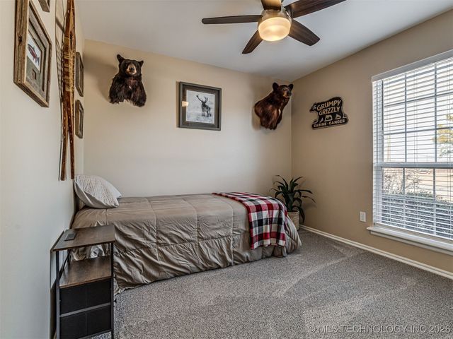 1006 E 146th Street S, Glenpool, OK 74033