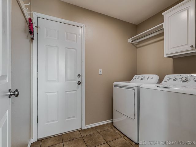 1006 E 146th Street S, Glenpool, OK 74033