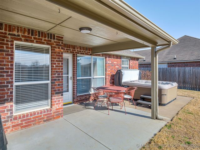 1006 E 146th Street S, Glenpool, OK 74033