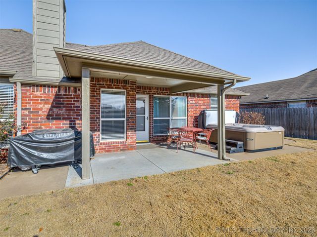 1006 E 146th Street S, Glenpool, OK 74033