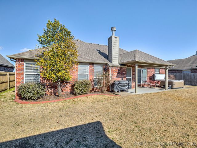 1006 E 146th Street S, Glenpool, OK 74033