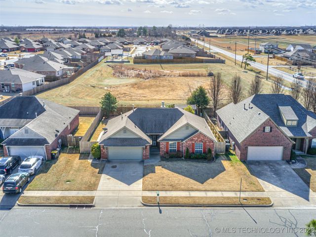 1006 E 146th Street S, Glenpool, OK 74033