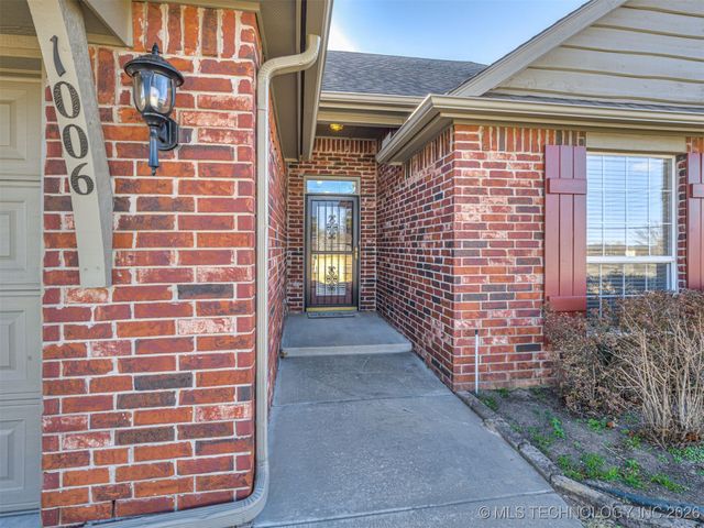 1006 E 146th Street S, Glenpool, OK 74033