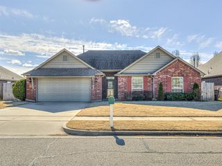 1006 E 146th Street S, Glenpool, OK 74033