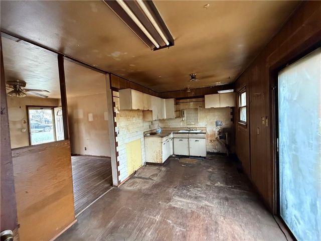 8618 Corrington Street, Kansas City, MO 64138