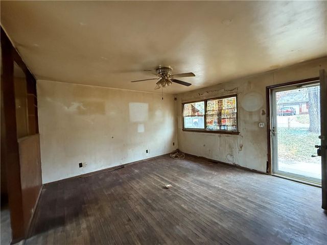 8618 Corrington Street, Kansas City, MO 64138