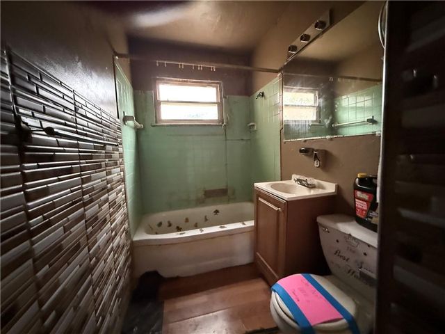 8618 Corrington Street, Kansas City, MO 64138