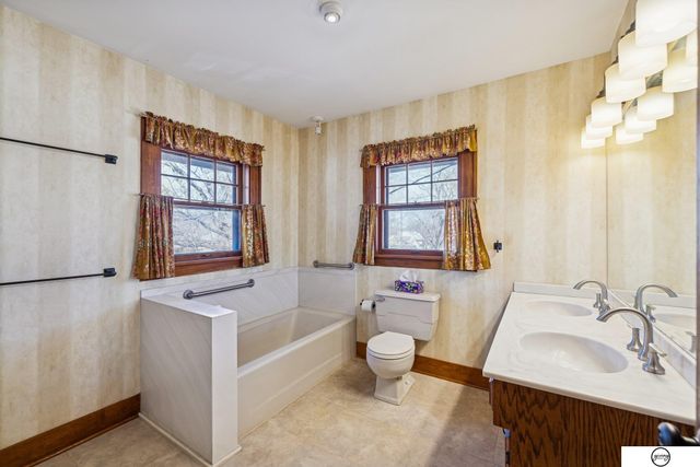 1711 S 22nd Street, Lincoln, NE 68502