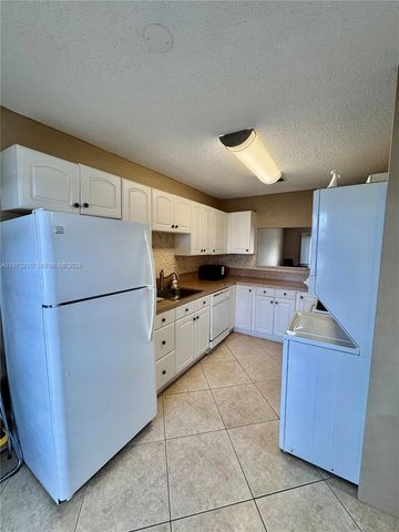 8838 Bella Vista Drive, Boca Raton, FL 33433