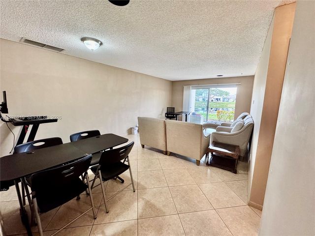 8838 Bella Vista Drive, Boca Raton, FL 33433