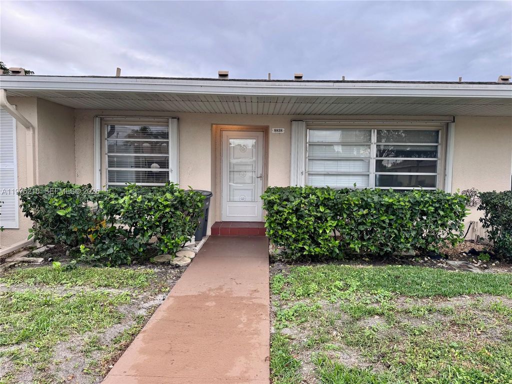 8838 Bella Vista Drive, Boca Raton, FL 33433