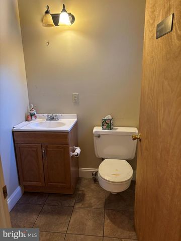 129 W EAGLE RD, Havertown, PA 19083