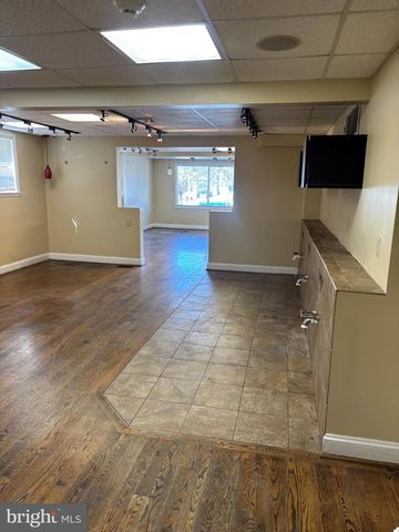 129 W EAGLE RD, Havertown, PA 19083