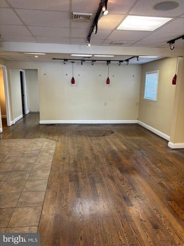 129 W EAGLE RD, Havertown, PA 19083