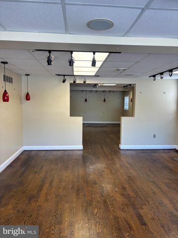 129 W EAGLE RD, Havertown, PA 19083