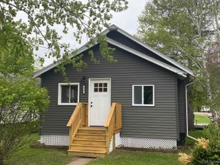 317 Lane Ave, Iron Mountain, MI 49802