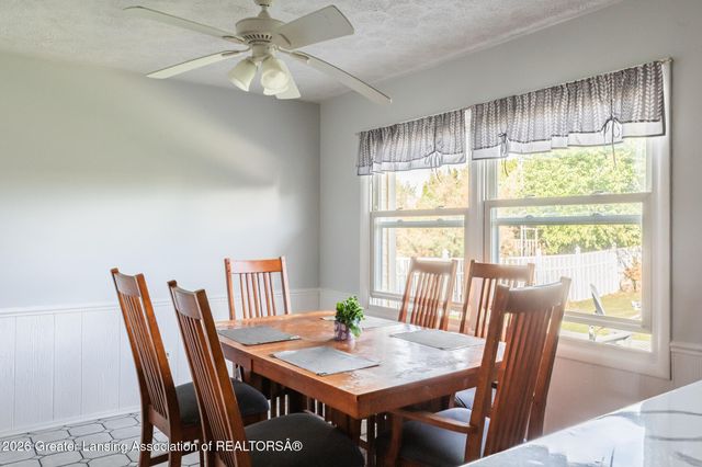 515 Chanticleer Trail, Lansing, MI 48917