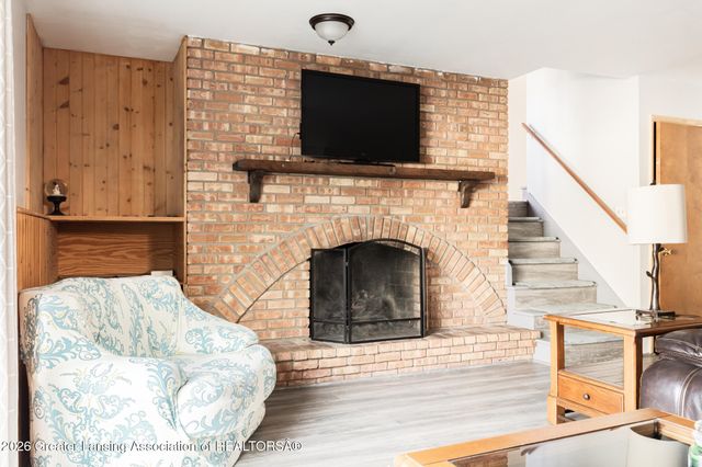 515 Chanticleer Trail, Lansing, MI 48917