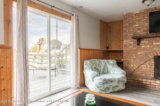 515 Chanticleer Trail, Lansing, MI 48917