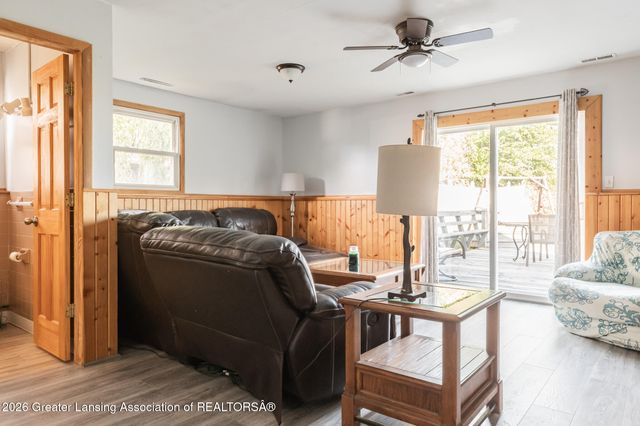 515 Chanticleer Trail, Lansing, MI 48917