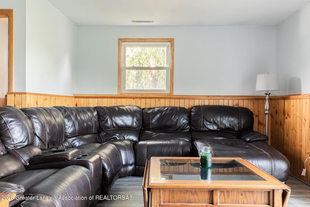 515 Chanticleer Trail, Lansing, MI 48917