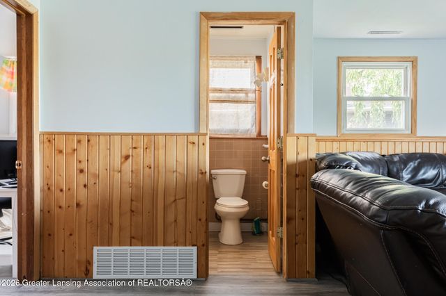 515 Chanticleer Trail, Lansing, MI 48917