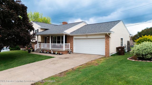 515 Chanticleer Trail, Lansing, MI 48917
