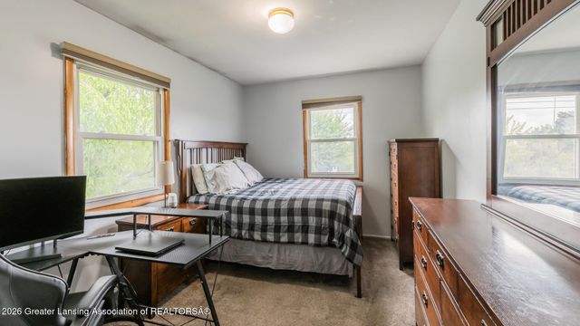 515 Chanticleer Trail, Lansing, MI 48917