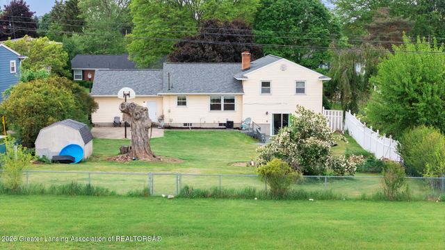 515 Chanticleer Trail, Lansing, MI 48917