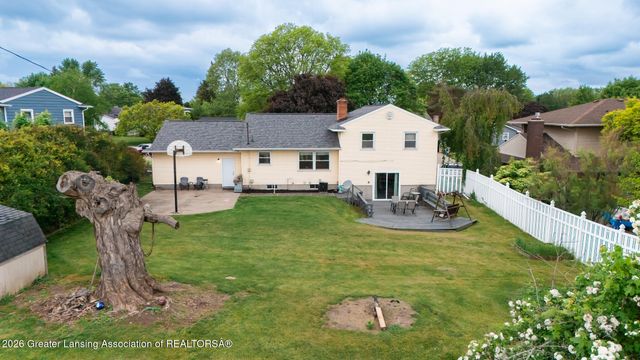 515 Chanticleer Trail, Lansing, MI 48917