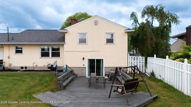 515 Chanticleer Trail, Lansing, MI 48917