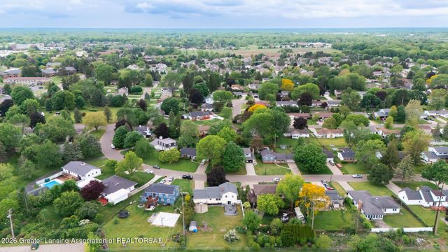 515 Chanticleer Trail, Lansing, MI 48917