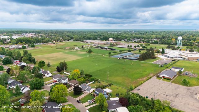 515 Chanticleer Trail, Lansing, MI 48917