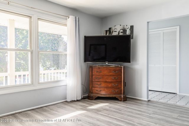 515 Chanticleer Trail, Lansing, MI 48917