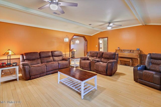 162 S Eagle Ridge Drive, Florence, MS 39073