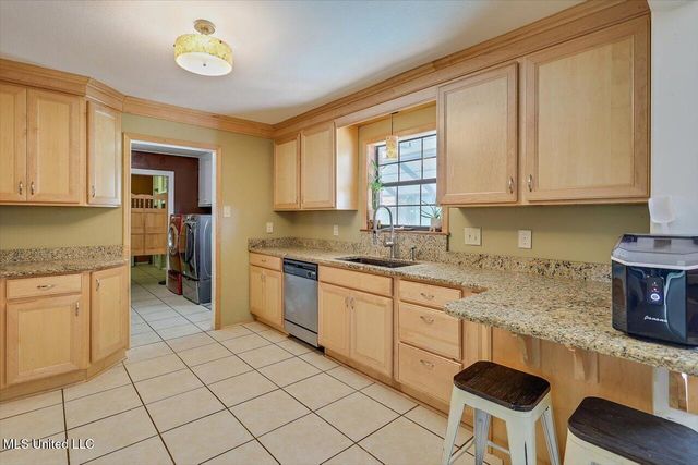 162 S Eagle Ridge Drive, Florence, MS 39073