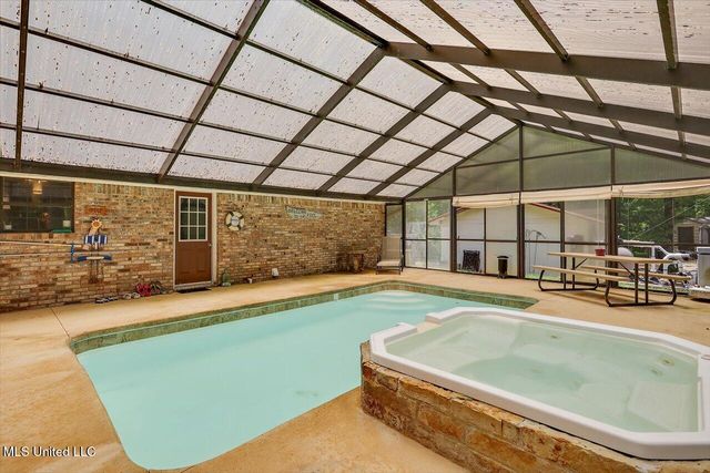 162 S Eagle Ridge Drive, Florence, MS 39073