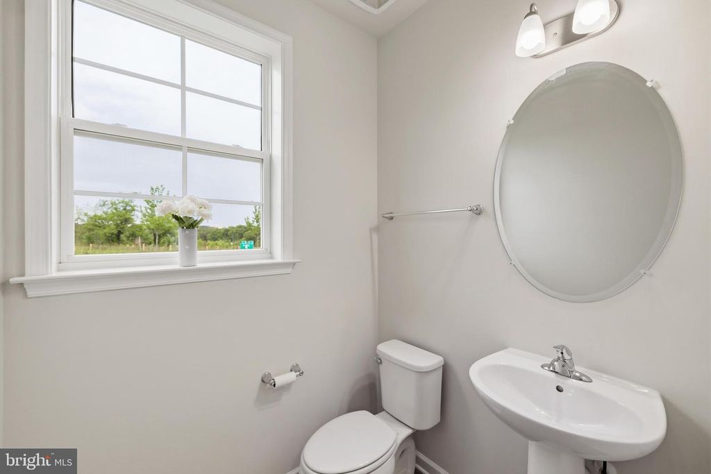 Image 13 of property listing at 1076 OVERLOOK WAY, Laurel, MD 20707
