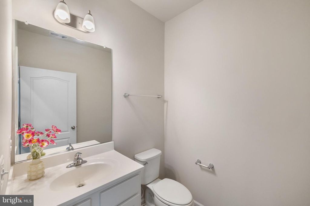 Image 17 of property listing at 1076 OVERLOOK WAY, Laurel, MD 20707