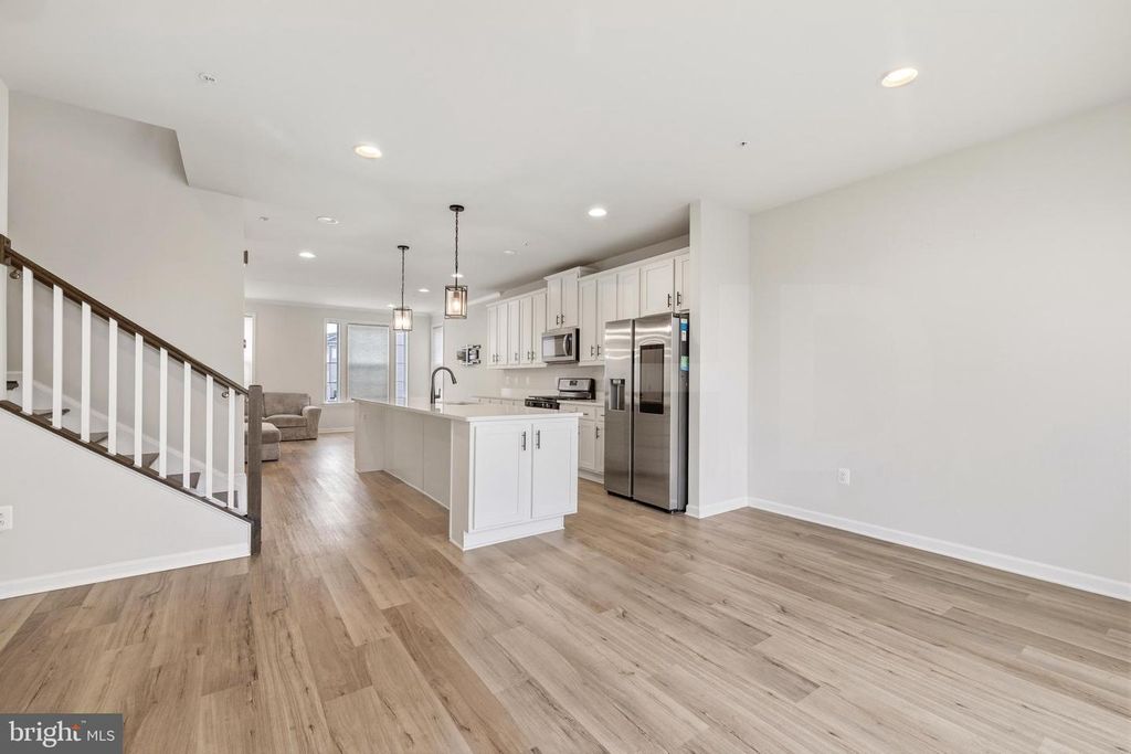 Image 9 of property listing at 1076 OVERLOOK WAY, Laurel, MD 20707