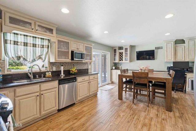 2034 Guerne Avenue, Simi Valley, CA 93063