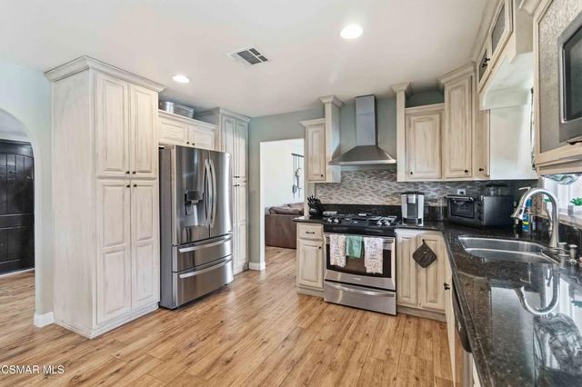 2034 Guerne Avenue, Simi Valley, CA 93063